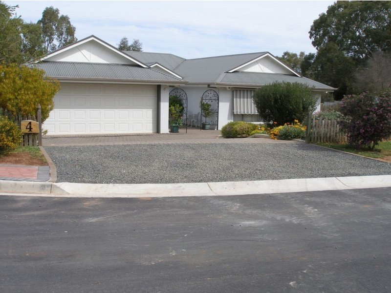 4 Barons Court, Greenock SA 5360