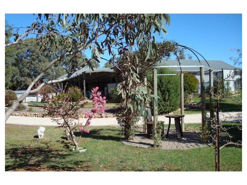 4 Barons Court, Greenock SA 5360