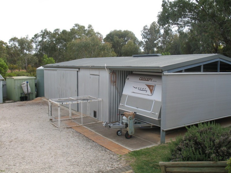 4 Barons Court, Greenock SA 5360