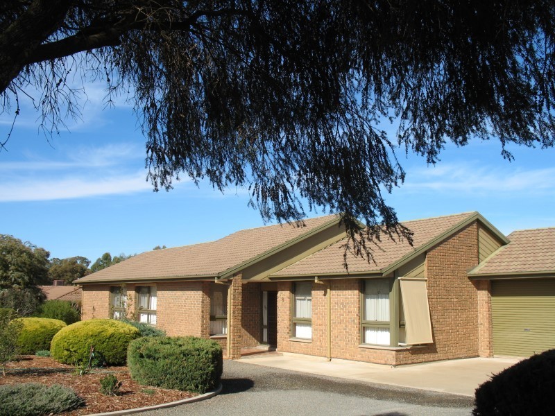 8 Victor Road, Greenock SA 5360