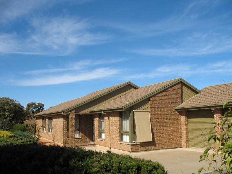 8 Victor Road, Greenock SA 5360