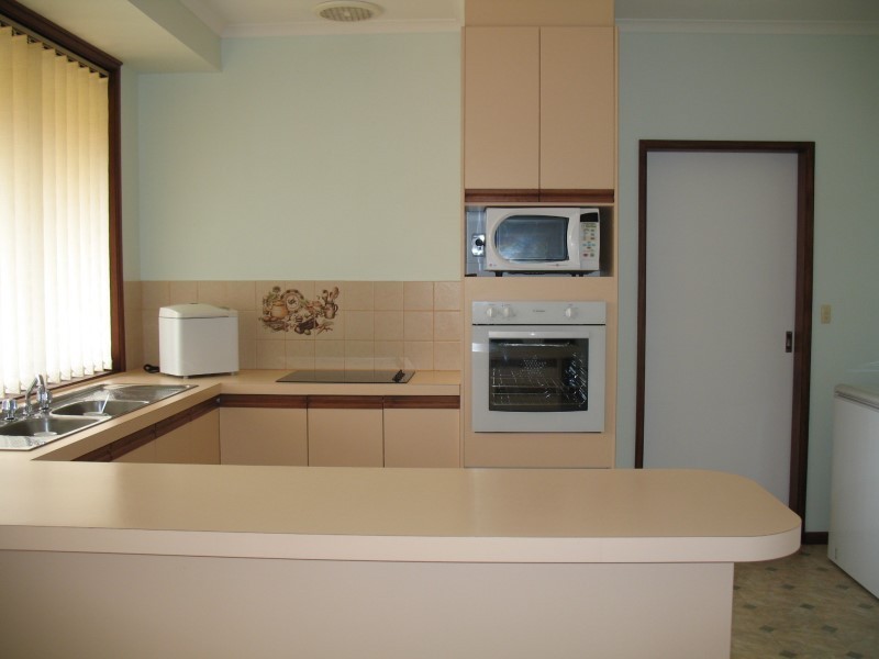 8 Victor Road, Greenock SA 5360