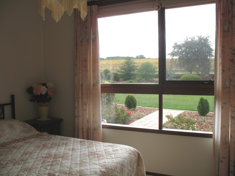 8 Victor Road, Greenock SA 5360