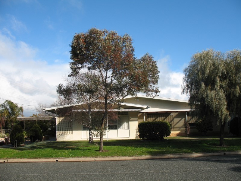 8 Para Ave, Nuriootpa SA 5355