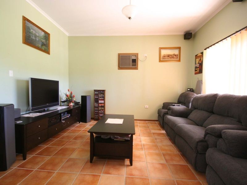 24 Anton Street, Angaston SA 5353