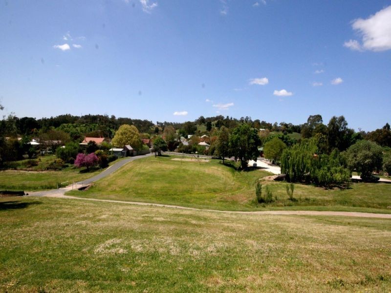 24 Anton Street, Angaston SA 5353