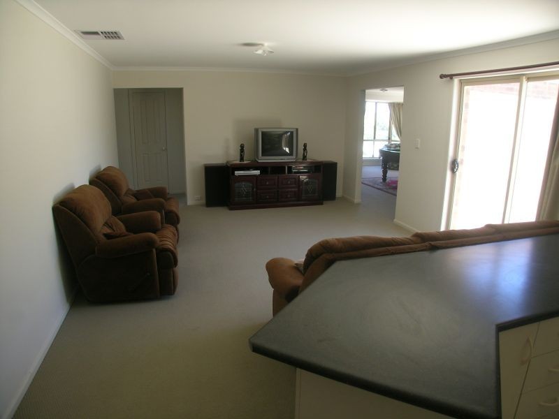 11 John Dallwitz Avenue, Angaston SA 5353