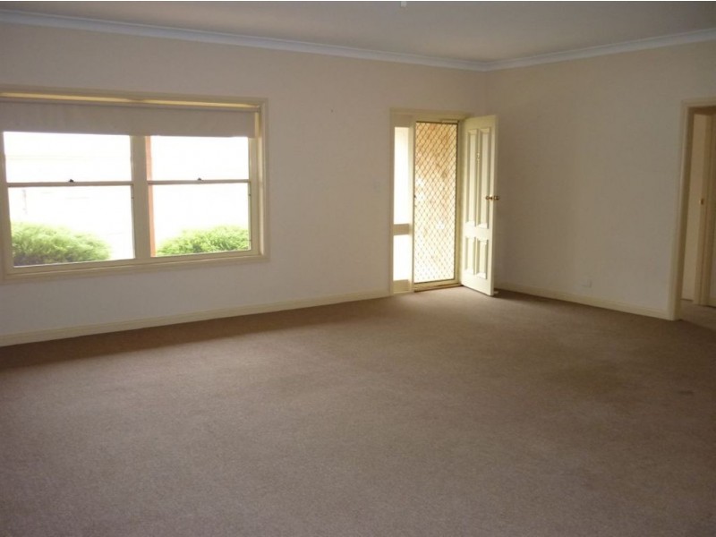 2/31-33 Penrice Road, Angaston SA 5353