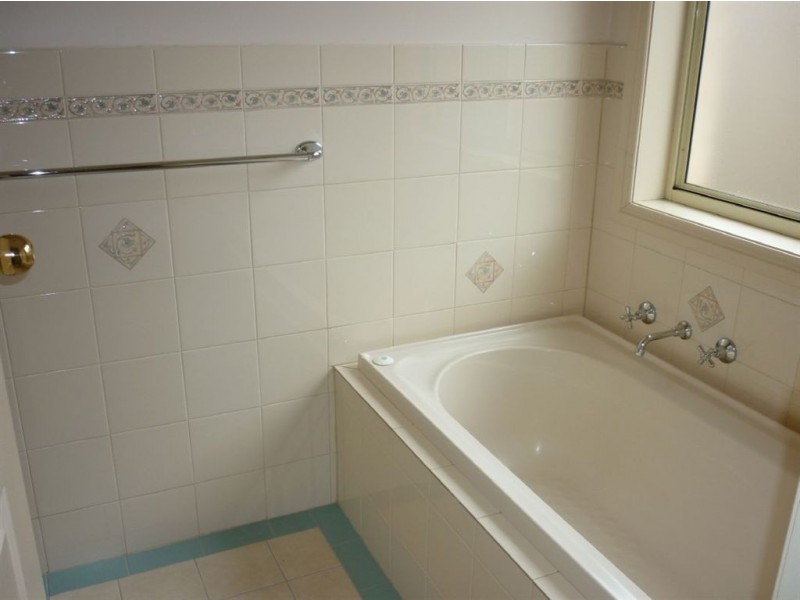 2/31-33 Penrice Road, Angaston SA 5353