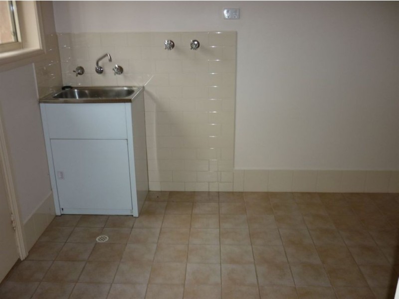 2/31-33 Penrice Road, Angaston SA 5353