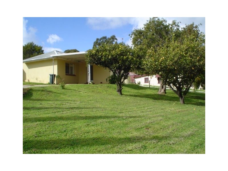 8 Moculta Road, Angaston SA 5353