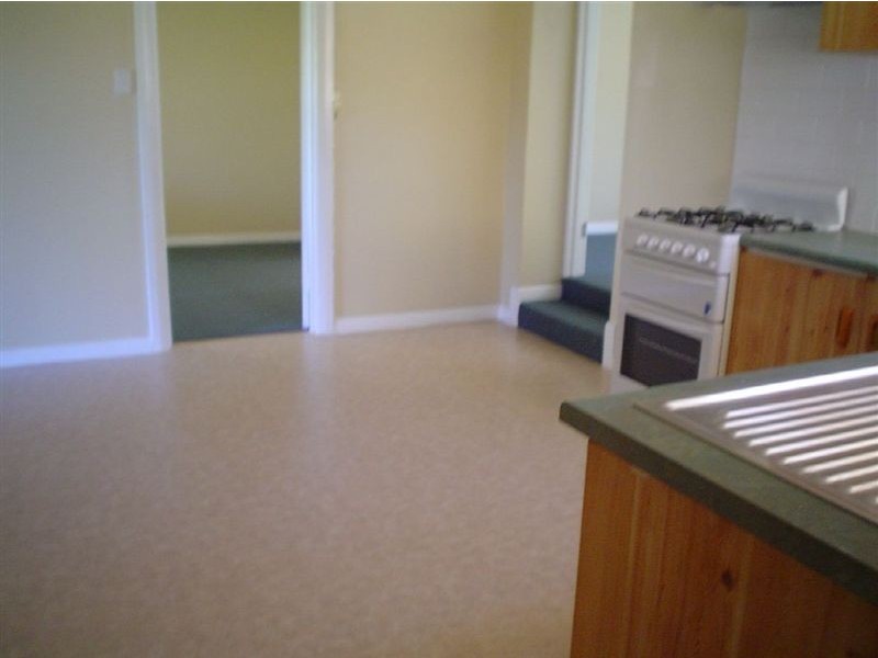 8 Moculta Road, Angaston SA 5353