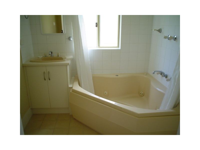 8 Moculta Road, Angaston SA 5353