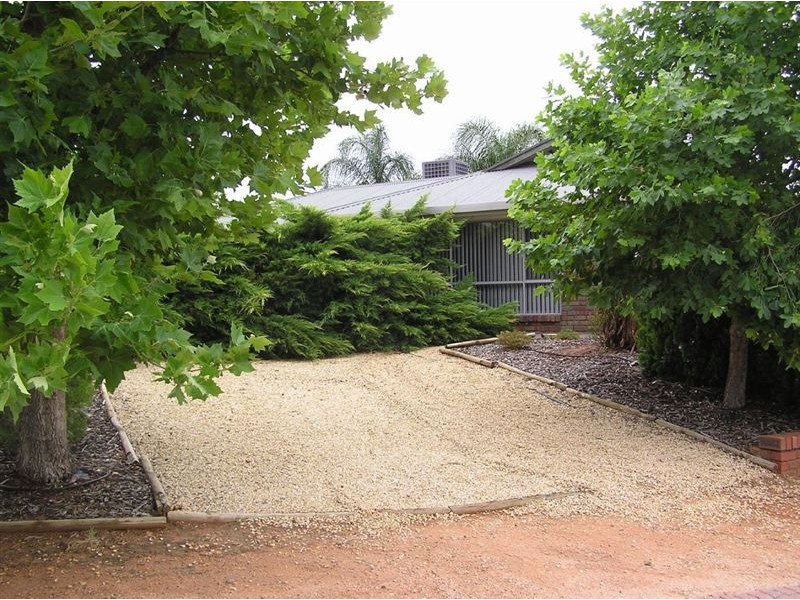 2 Edwards Street, Waikerie SA 5330