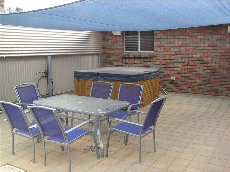 2 Edwards Street, Waikerie SA 5330