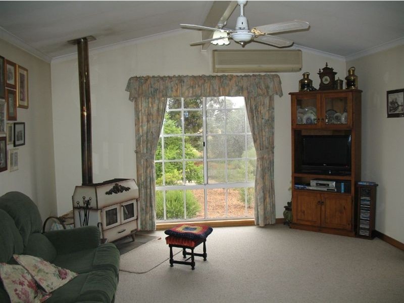 7 Halkett Street, Robertstown SA 5381