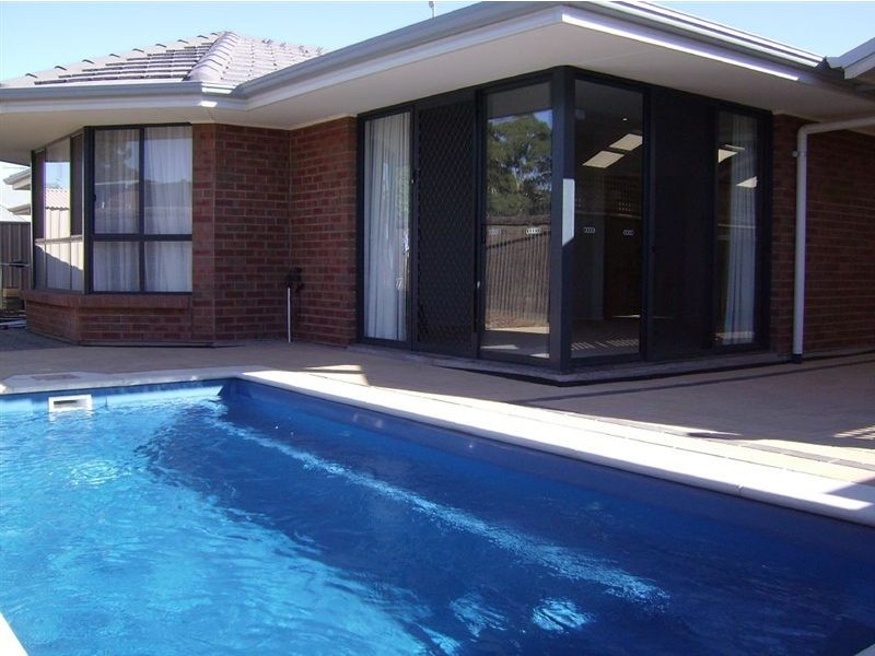 16 Yattarna Crescent, Nuriootpa SA 5355