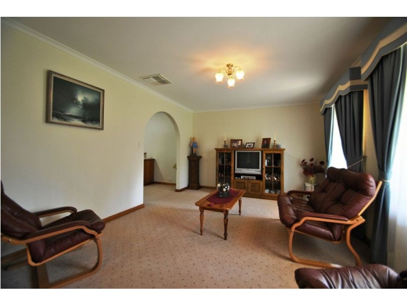 8 Barons Court, Greenock SA 5360