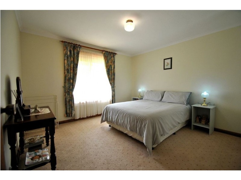 8 Barons Court, Greenock SA 5360