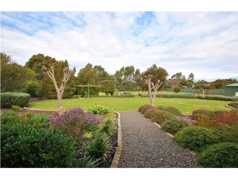 8 Barons Court, Greenock SA 5360