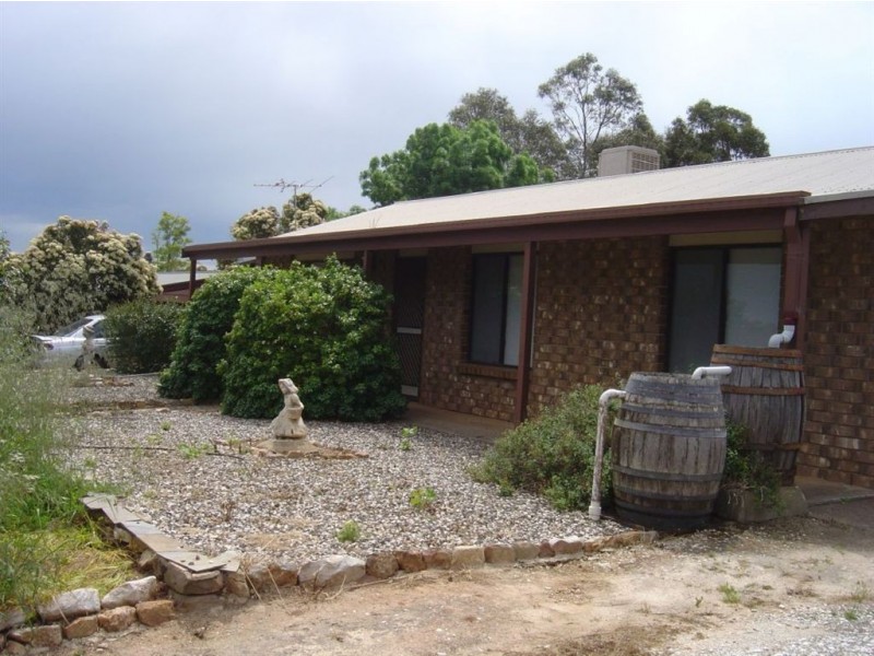 18 Flora Street, Greenock SA 5360