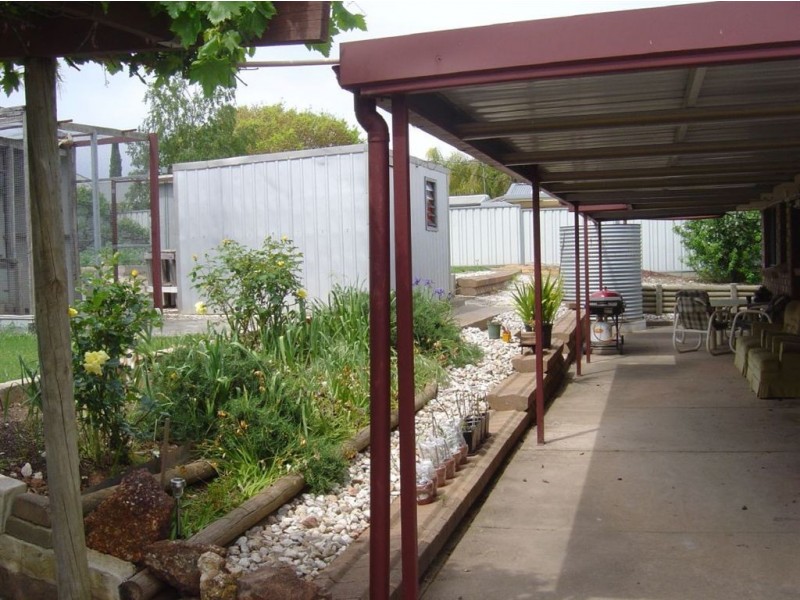 18 Flora Street, Greenock SA 5360