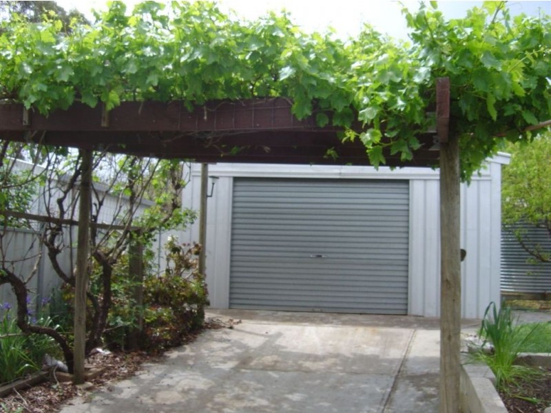 18 Flora Street, Greenock SA 5360