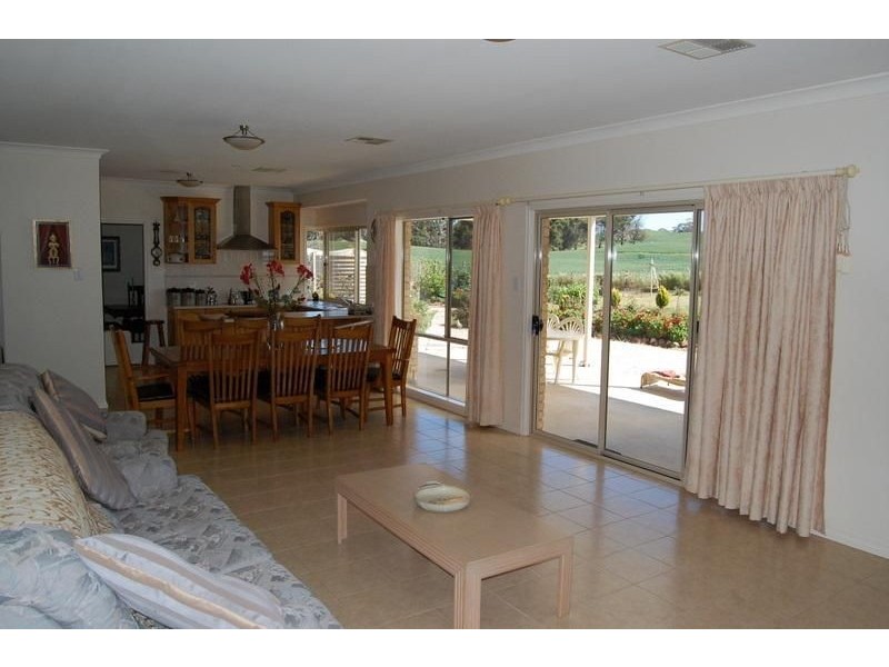 32 Railway Terrace, Truro SA 5356