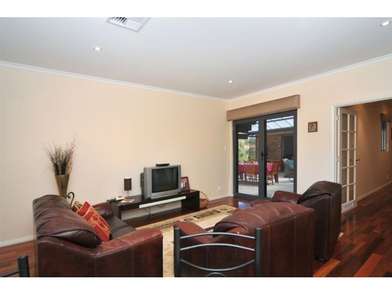 2 Whiteman Road, Williamstown SA 5351