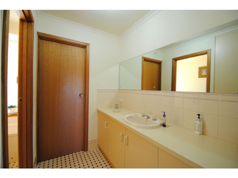 10 Amelia Street, Kapunda SA 5373