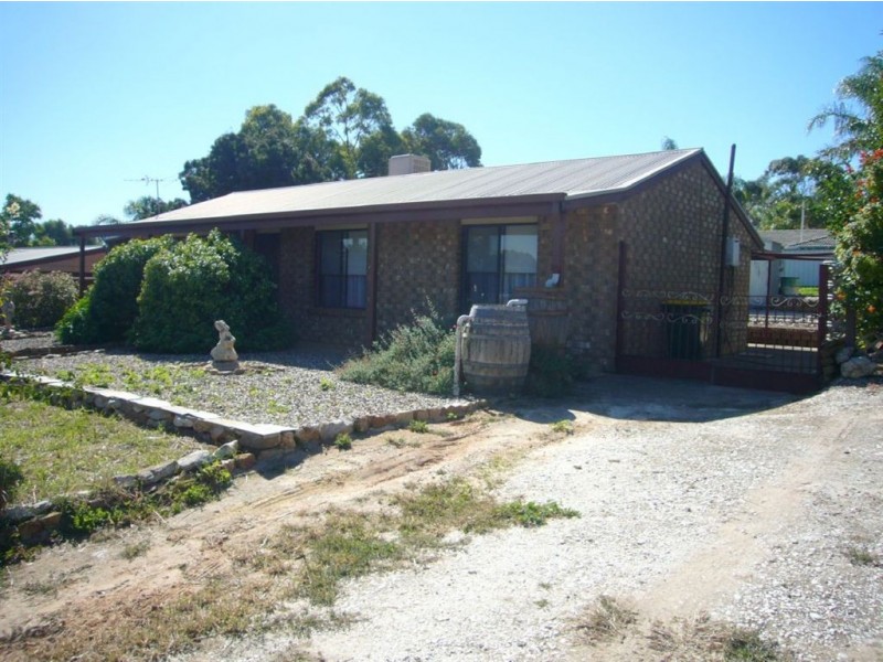 18 Flora Street, Greenock SA 5360