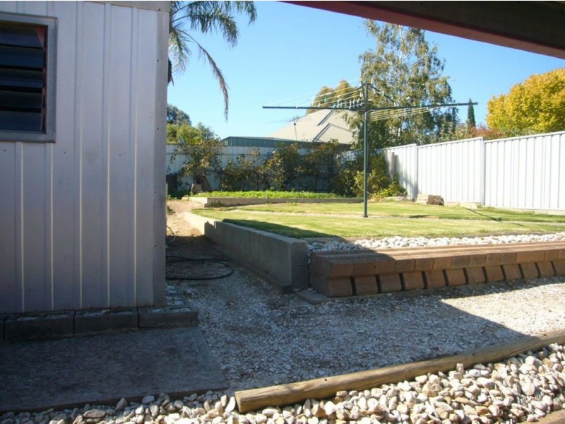 18 Flora Street, Greenock SA 5360