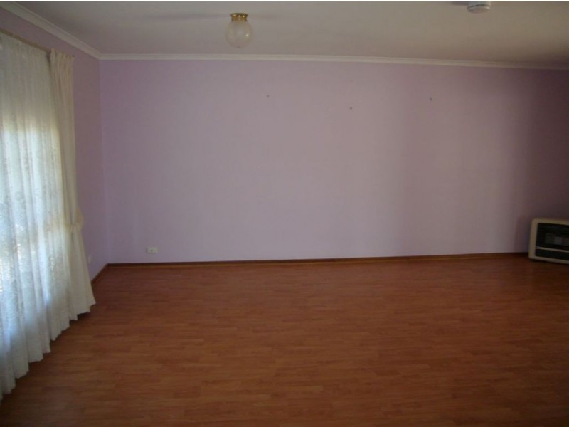 18 Flora Street, Greenock SA 5360