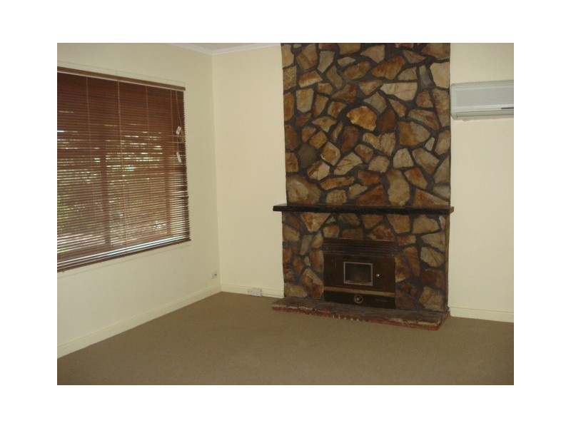 13 Gramp Avenue, Angaston SA 5353