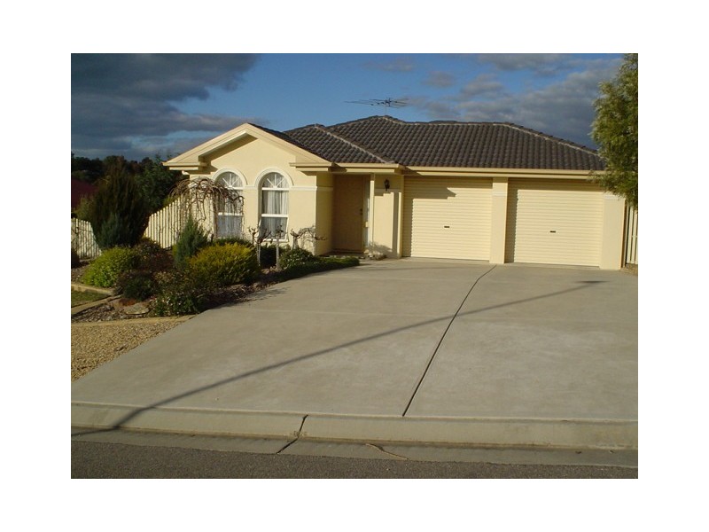 5 Bruce Rundle Drive, Williamstown SA 5351