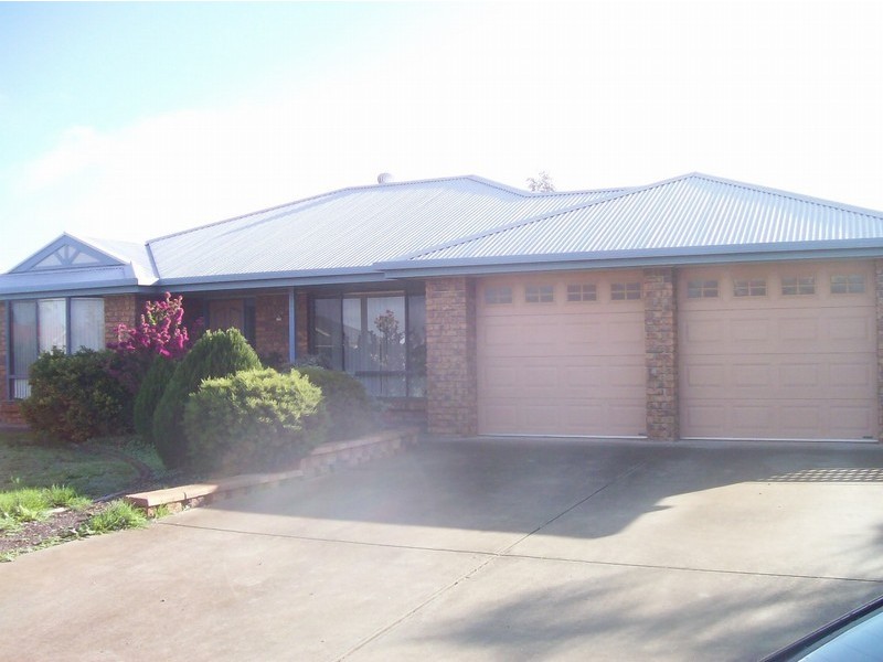 10 Crimson Court, Roseworthy SA 5371
