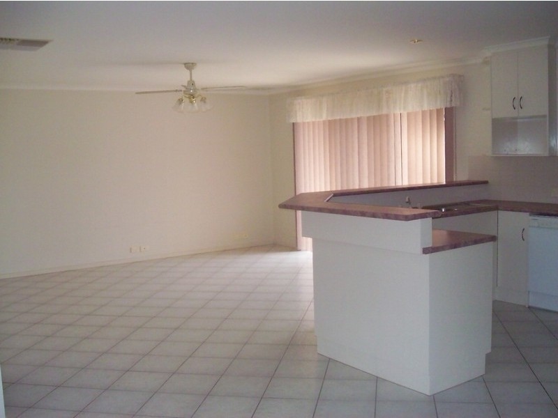 10 Crimson Court, Roseworthy SA 5371