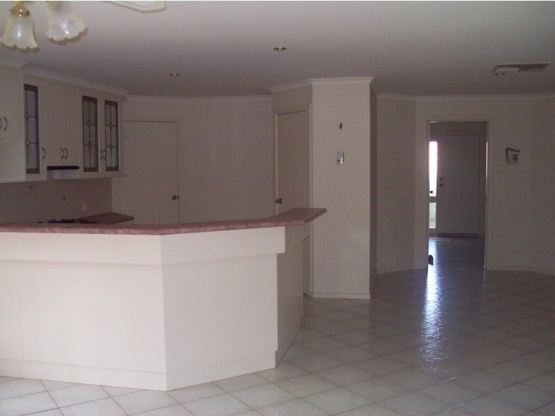 10 Crimson Court, Roseworthy SA 5371