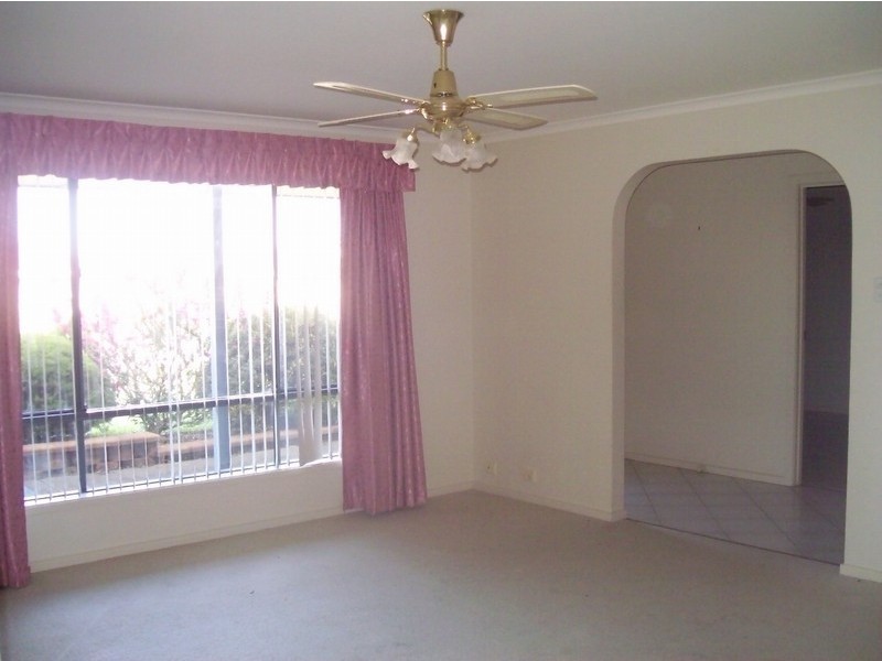 10 Crimson Court, Roseworthy SA 5371