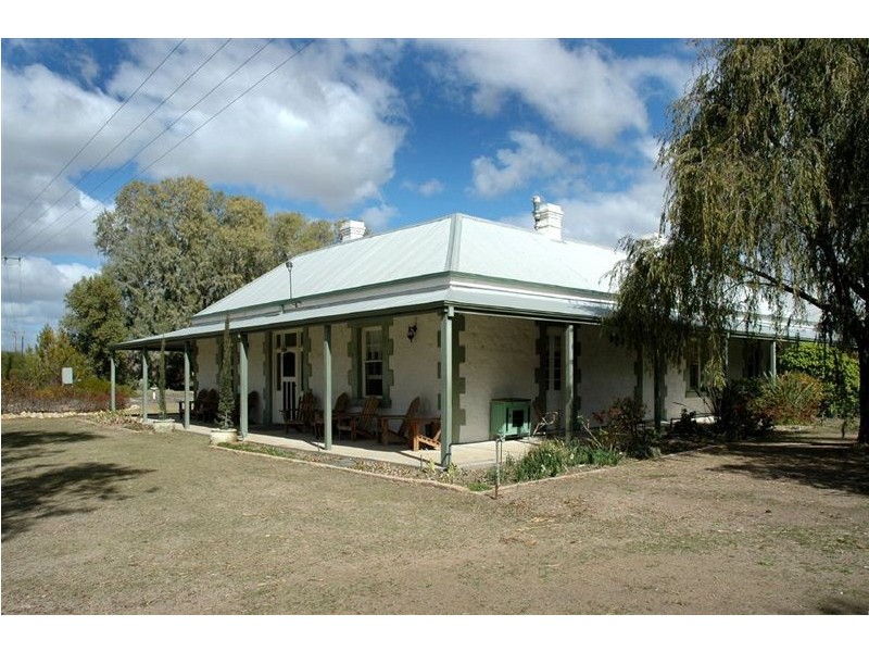 Lot 2 Portee Station “Shearers Quarters”, Blanchetown SA 5357