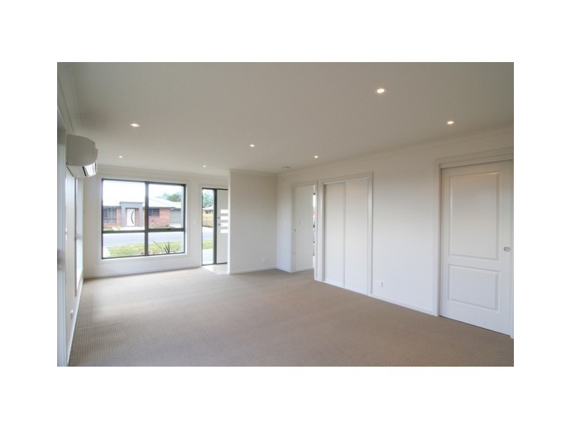 2/139 Wellington Street, Longford TAS 7301