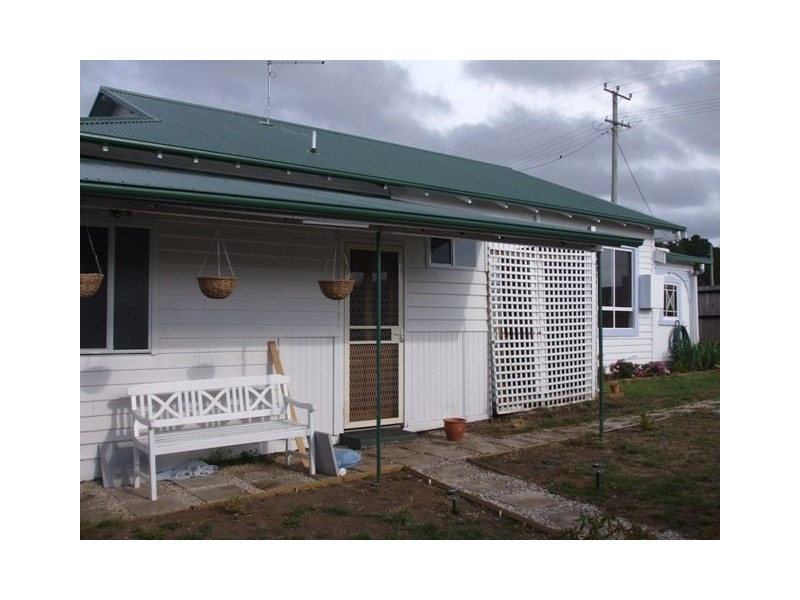 19 Macquarie Street, Cressy TAS 7302