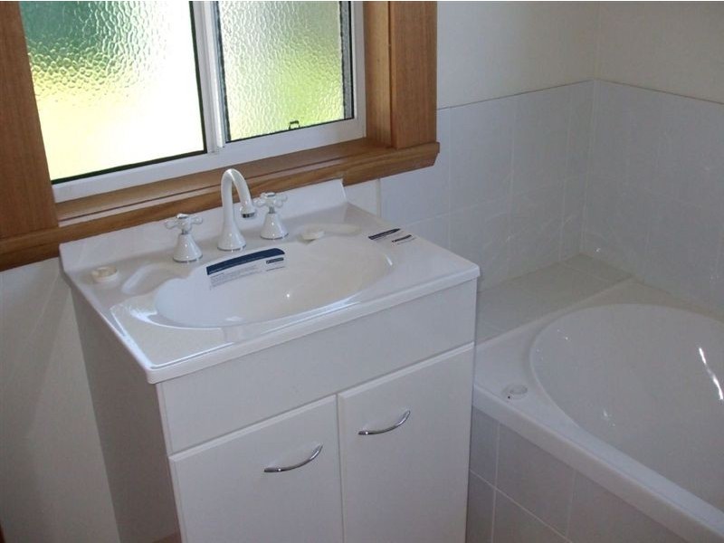 19 Macquarie Street, Cressy TAS 7302