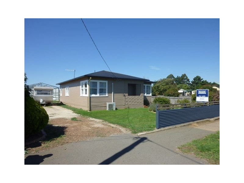 83 Main Street, Cressy TAS 7302