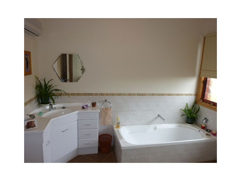 15 Waterloo Street, Ross TAS 7209