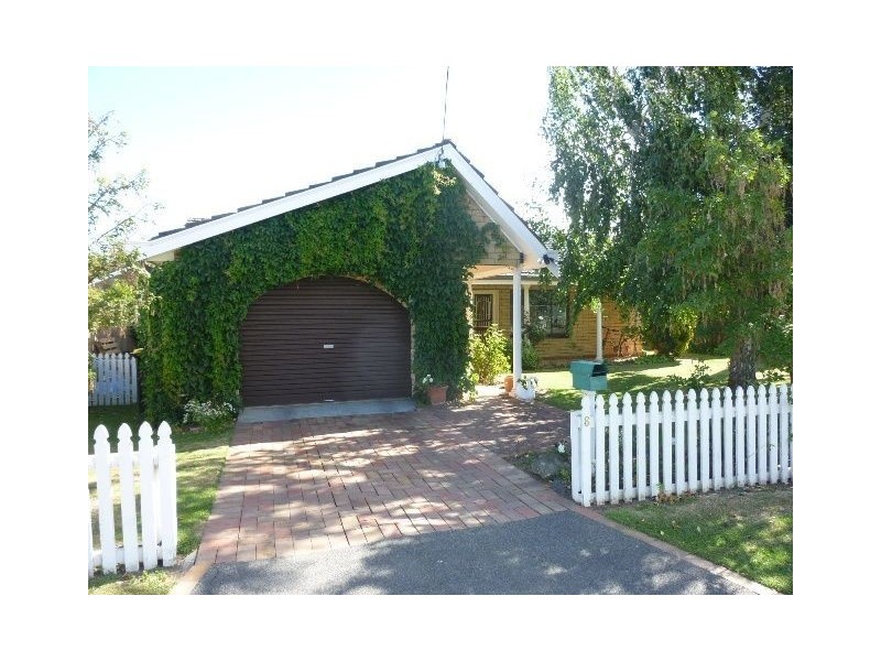 8 Latour Street, Longford TAS 7301