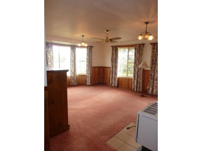 11 Bond Street, Ross TAS 7209