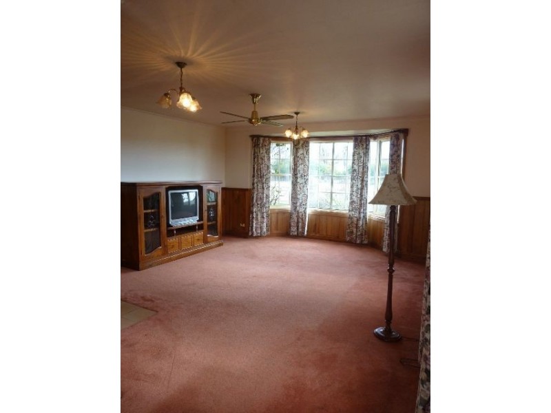 11 Bond Street, Ross TAS 7209