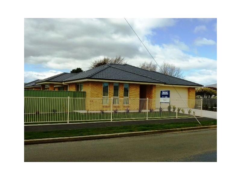 1/191 Fairtlough Street, Perth TAS 7300