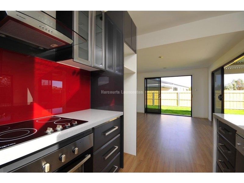 2/8 Banksia Grove, Perth TAS 7300